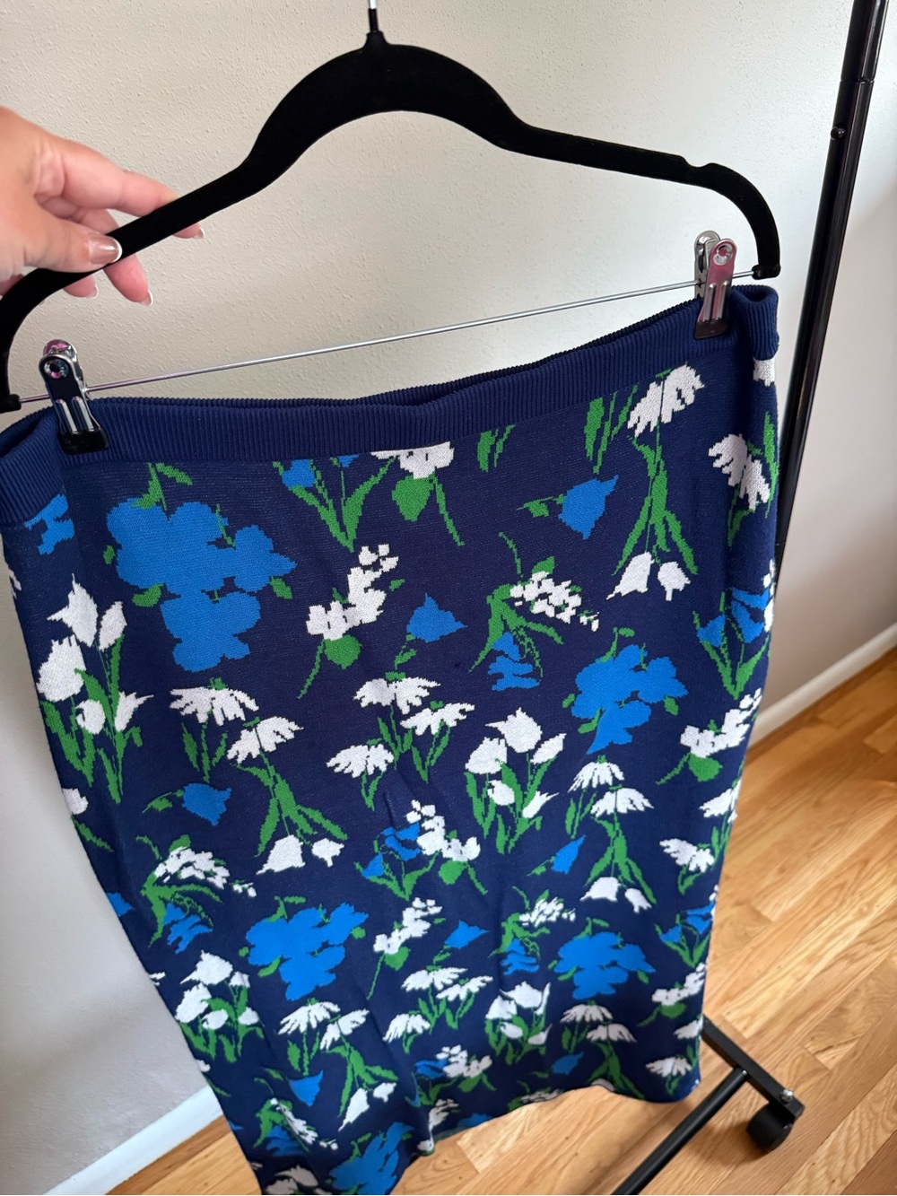 kate spade for Target Navy Blue Floral Two-Piece women’s sweater and skirt Set - Picture 5 of 7